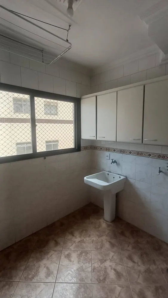 Apartamento, 3 quartos, 220 m² - Foto 2