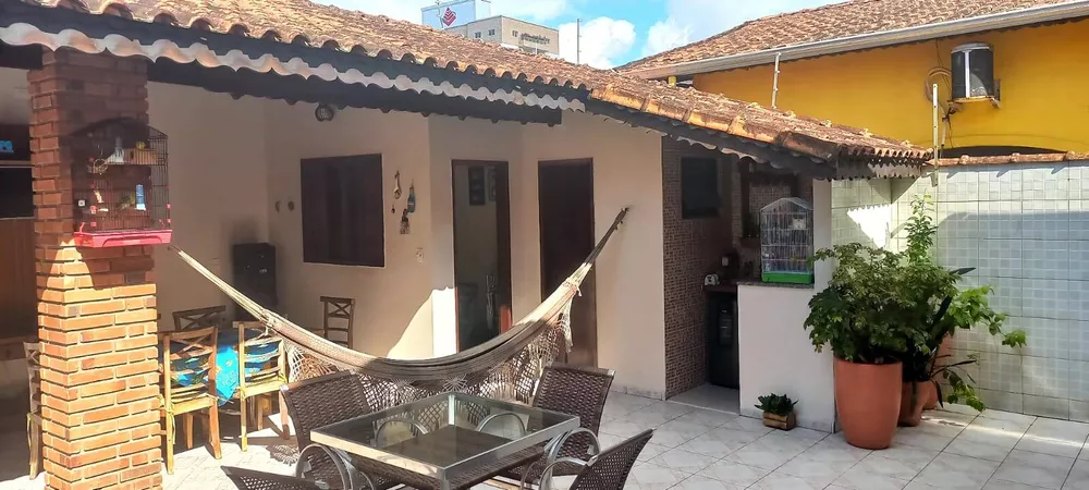 Casa à venda com 3 quartos, 270m² - Foto 2