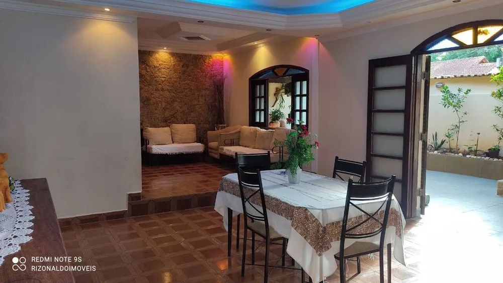 Casa, 3 quartos, 300 m² - Foto 2