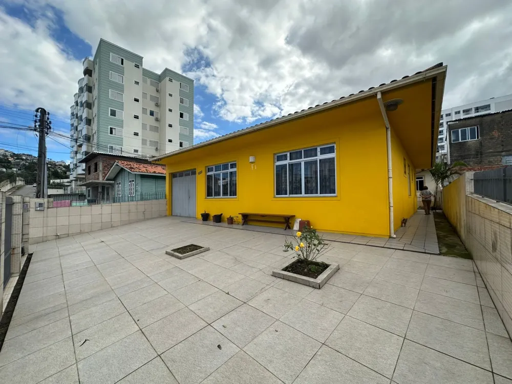 Casa, 3 quartos, 180 m² - Foto 1
