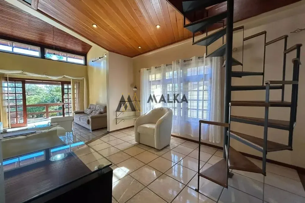 Casa, 5 quartos, 282 m² - Foto 1
