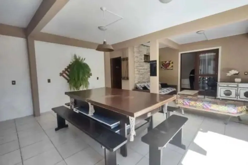 Casa, 5 quartos, 350 m² - Foto 1