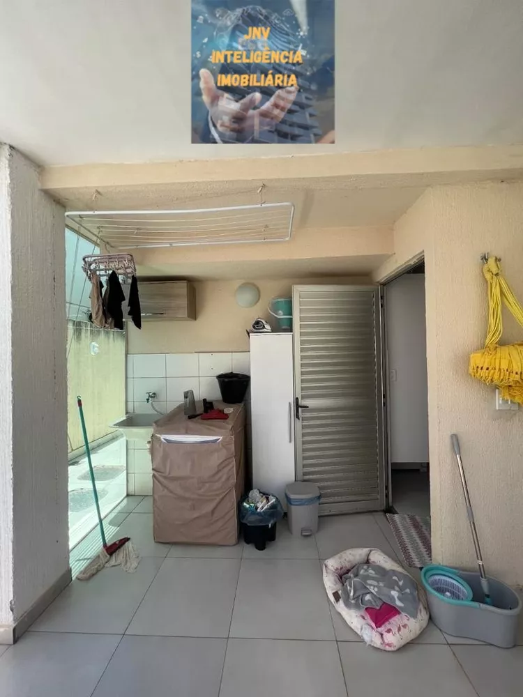 Casa à venda com 3 quartos, 68m² - Foto 2