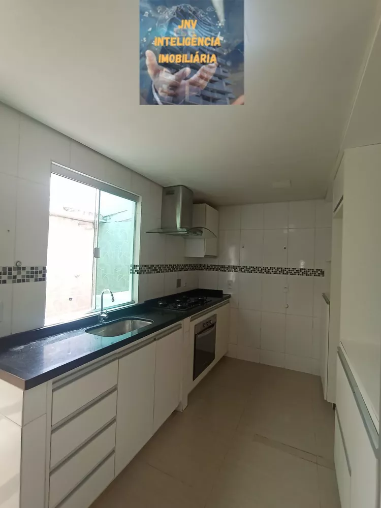 Casa à venda com 2 quartos, 54m² - Foto 2