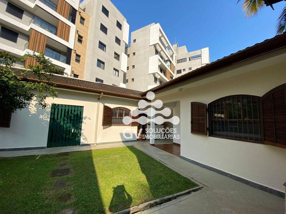 Casa, 6 quartos, 189 m² - Foto 1