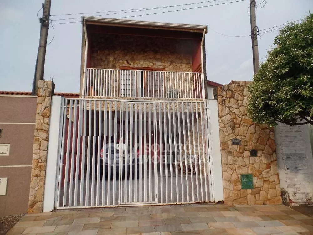 Sobrado à venda e aluguel com 3 quartos, 180m² - Foto 1