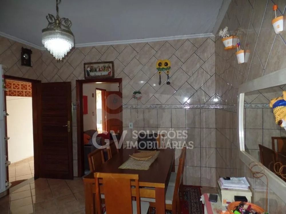 Sobrado à venda e aluguel com 3 quartos, 180m² - Foto 4