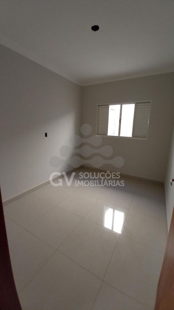 Casa à venda com 3 quartos, 100m² - Foto 4
