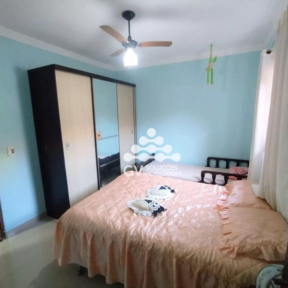 Casa, 5 quartos, 247 m² - Foto 1