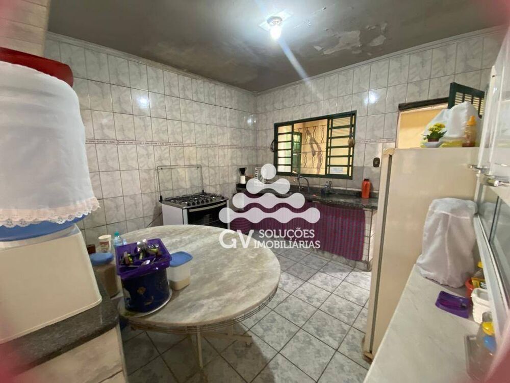 Casa à venda com 3 quartos, 140m² - Foto 2
