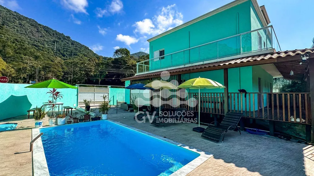 Casa, 4 quartos, 205 m² - Foto 1