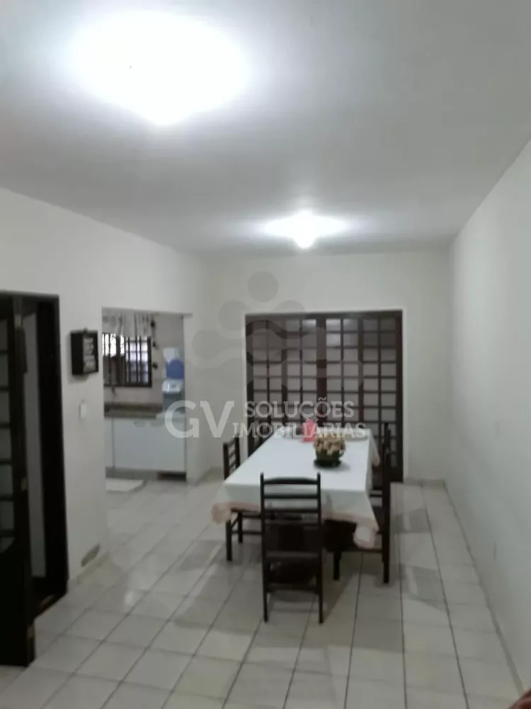 Casa à venda com 4 quartos, 170m² - Foto 3