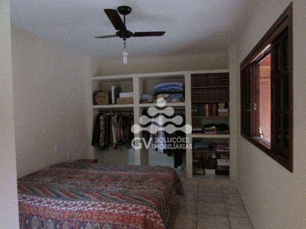 Casa à venda com 3 quartos, 200m² - Foto 4