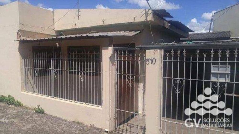Casa à venda com 2 quartos, 290m² - Foto 2