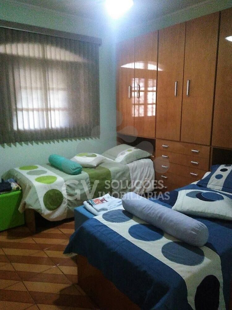 Casa à venda com 3 quartos, 211m² - Foto 7