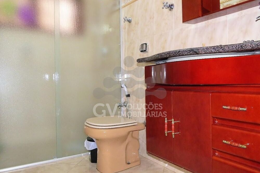 Casa à venda com 3 quartos, 211m² - Foto 3