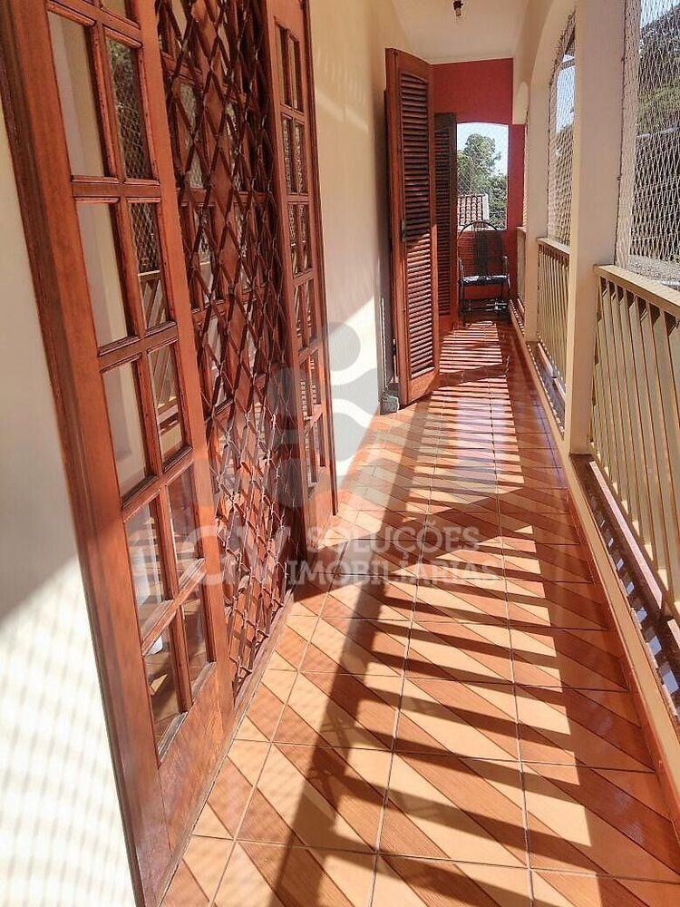 Casa à venda com 3 quartos, 211m² - Foto 16