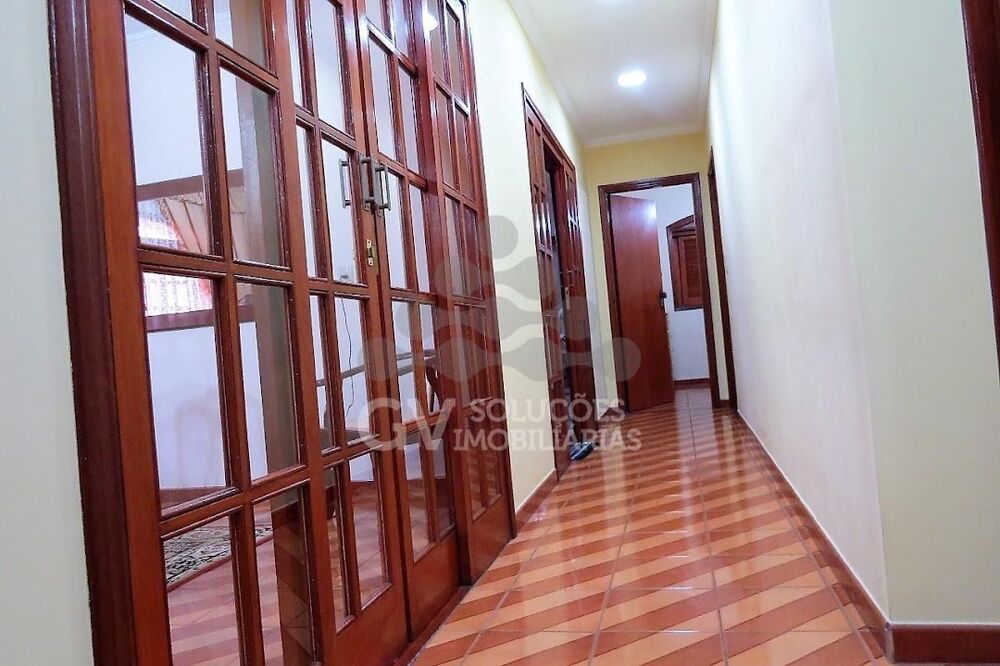 Casa à venda com 3 quartos, 211m² - Foto 14