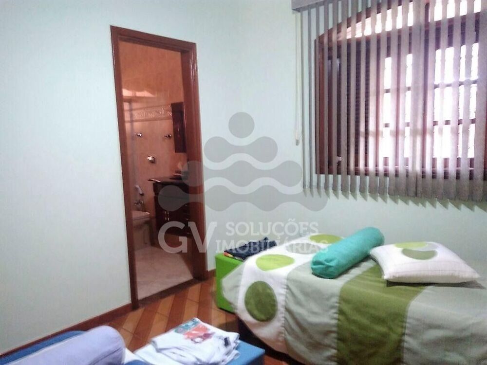 Casa à venda com 3 quartos, 211m² - Foto 6