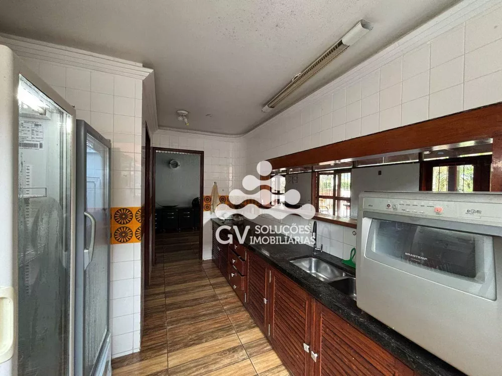 Casa, 7 quartos, 435 m² - Foto 2