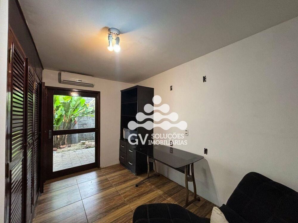 Casa à venda com 7 quartos, 435m² - Foto 2