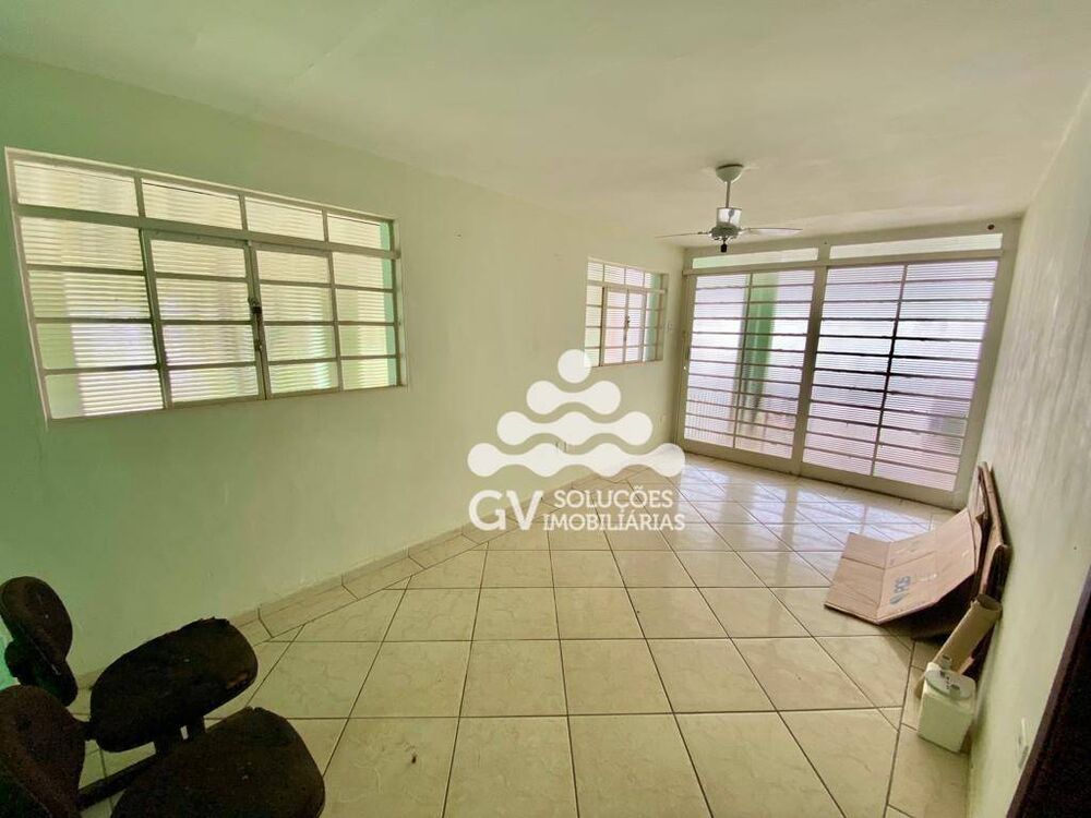 Chácara à venda com 2 quartos, 183m² - Foto 7