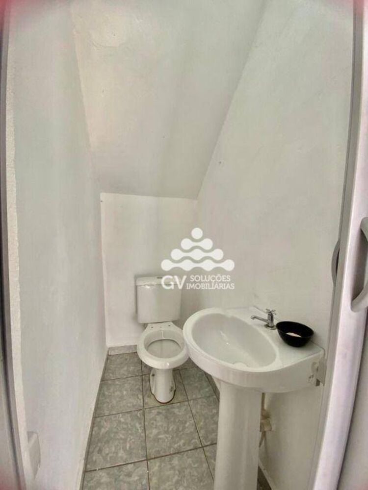Casa para alugar com 3 quartos, 200m² - Foto 4