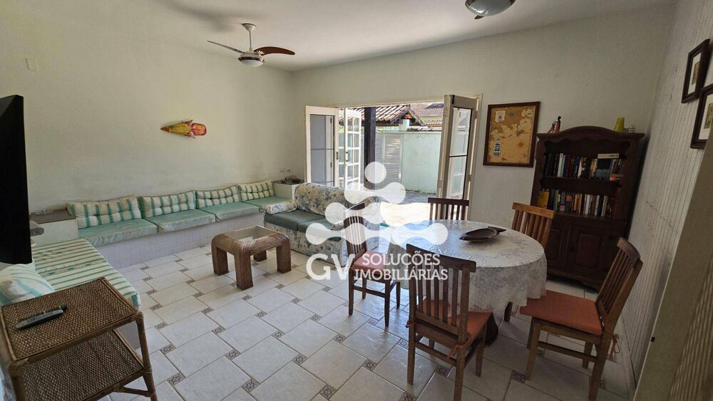 Casa à venda com 6 quartos, 260m² - Foto 3