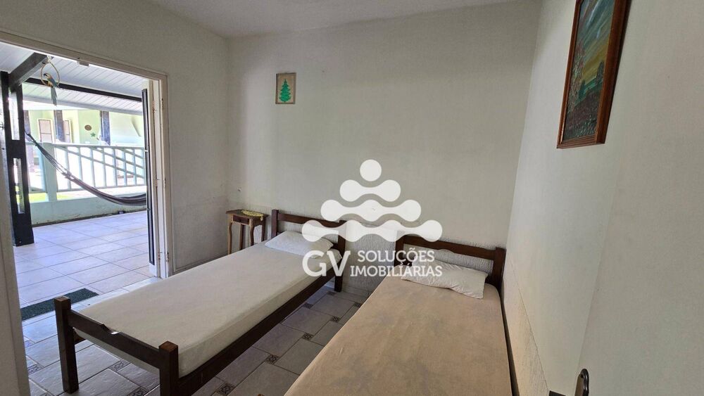 Casa à venda com 6 quartos, 260m² - Foto 9