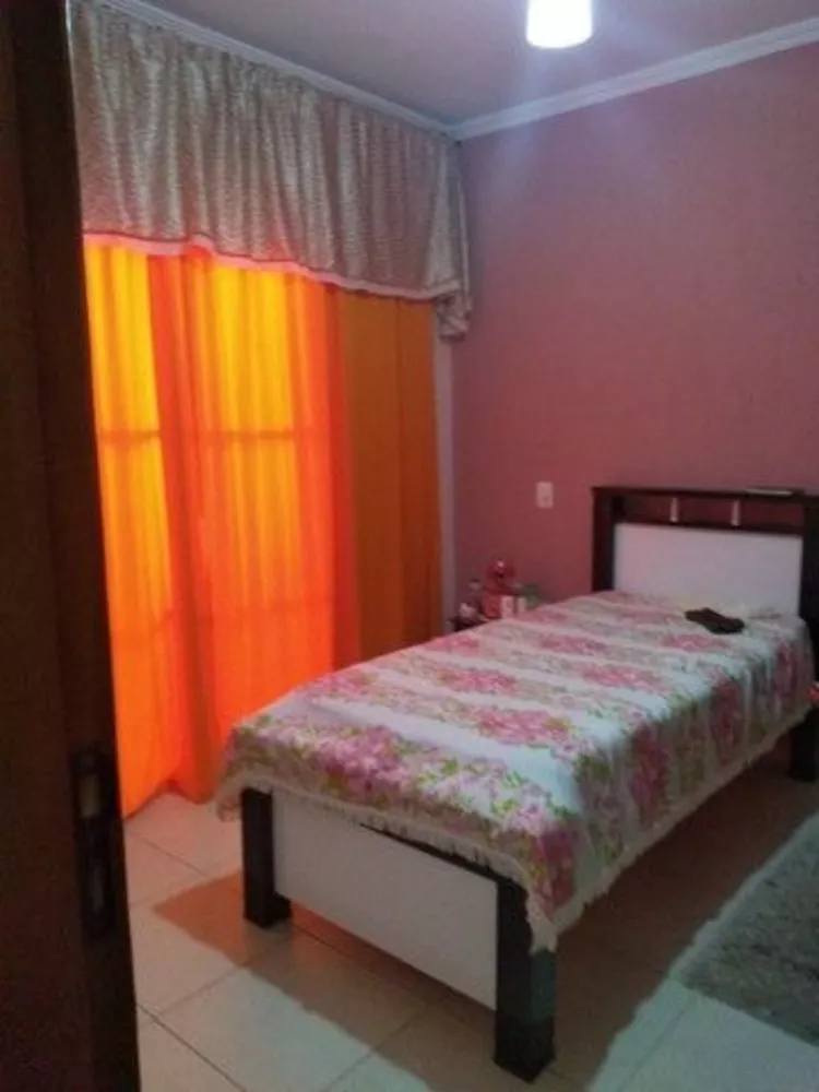 Casa, 3 quartos, 240 m² - Foto 3