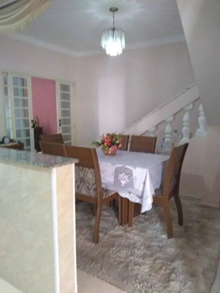 Casa, 3 quartos, 240 m² - Foto 4