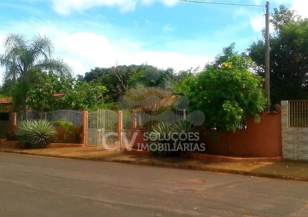 Chácara, 2 quartos, 1079 m² - Foto 1