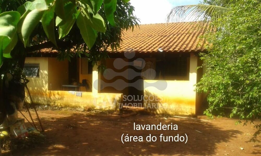 Chácara, 2 quartos, 1079 m² - Foto 2