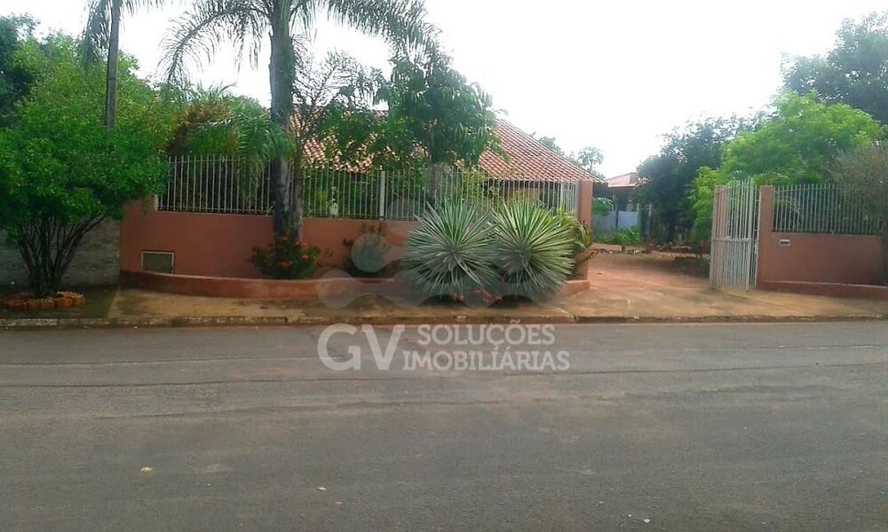 Chácara, 2 quartos, 1079 m² - Foto 12