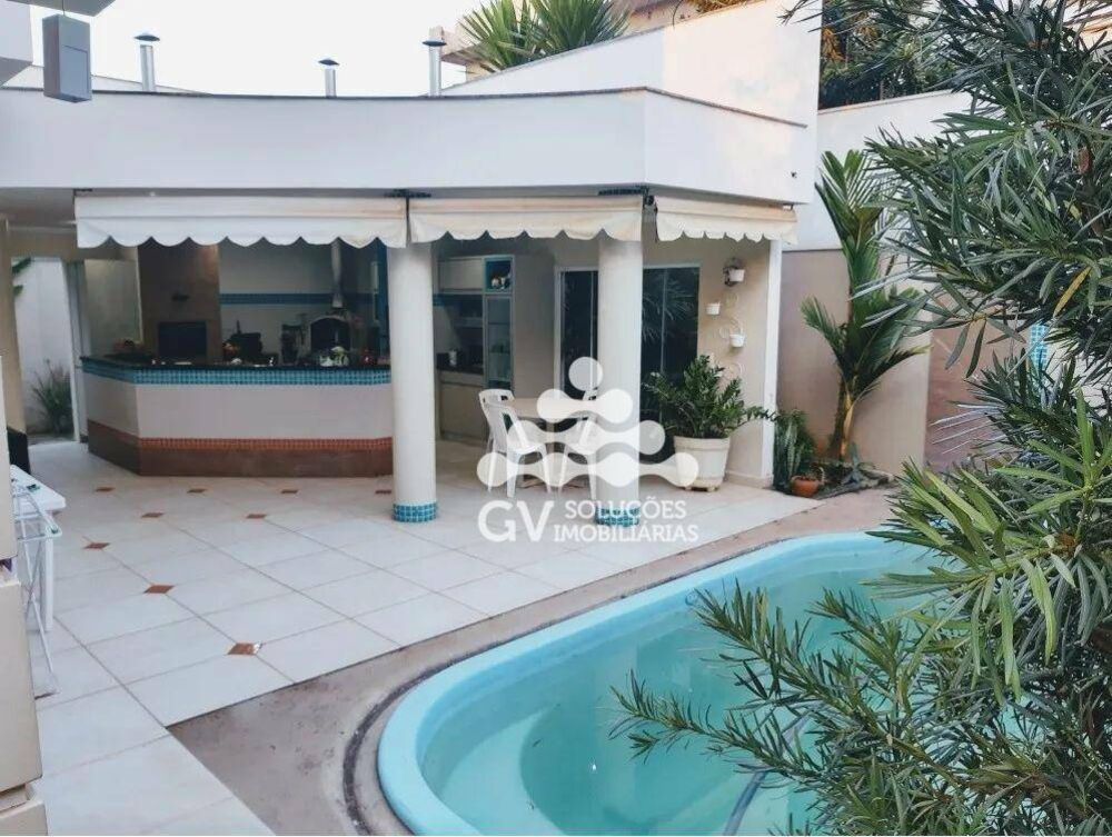 Casa de Condomínio à venda com 3 quartos, 222m² - Foto 2