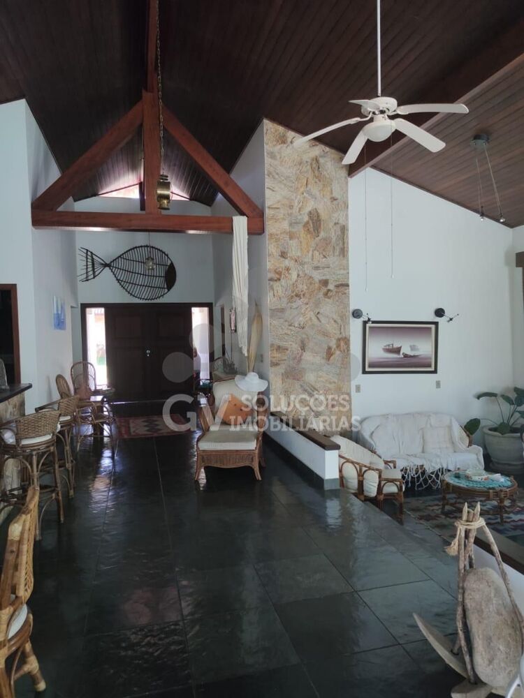 Casa de Condomínio à venda com 3 quartos, 219m² - Foto 2