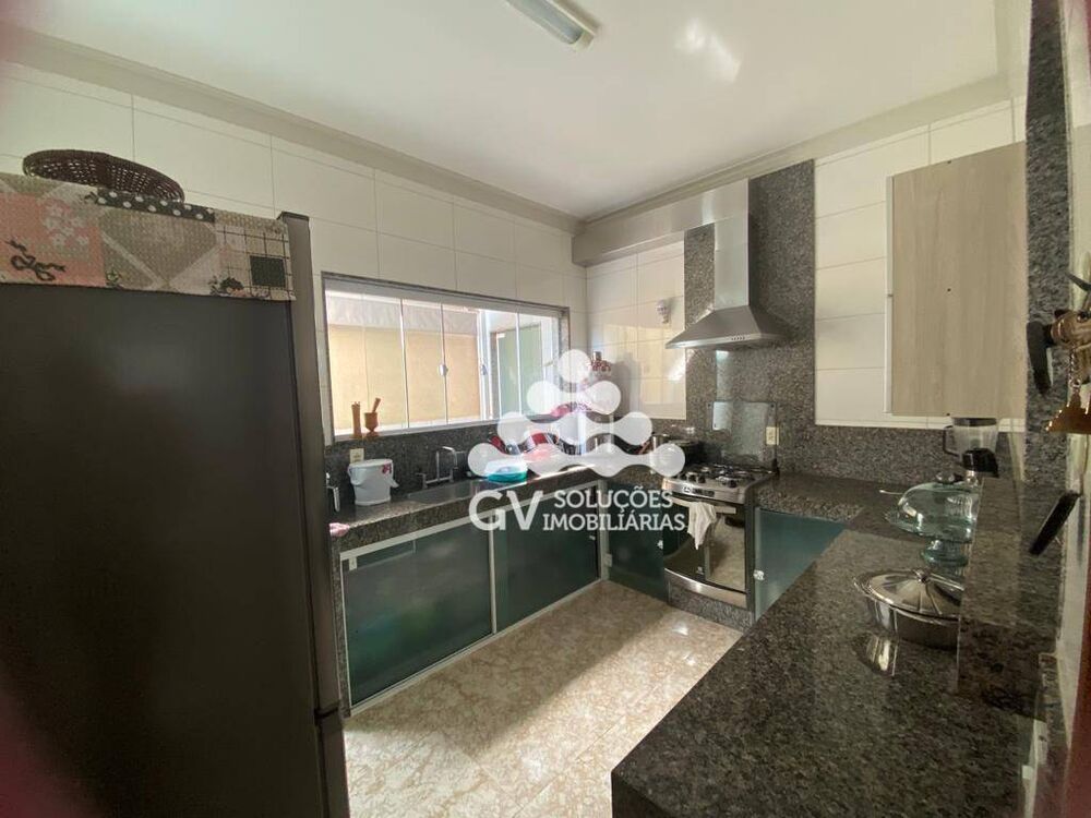 Casa à venda com 6 quartos, 460m² - Foto 6