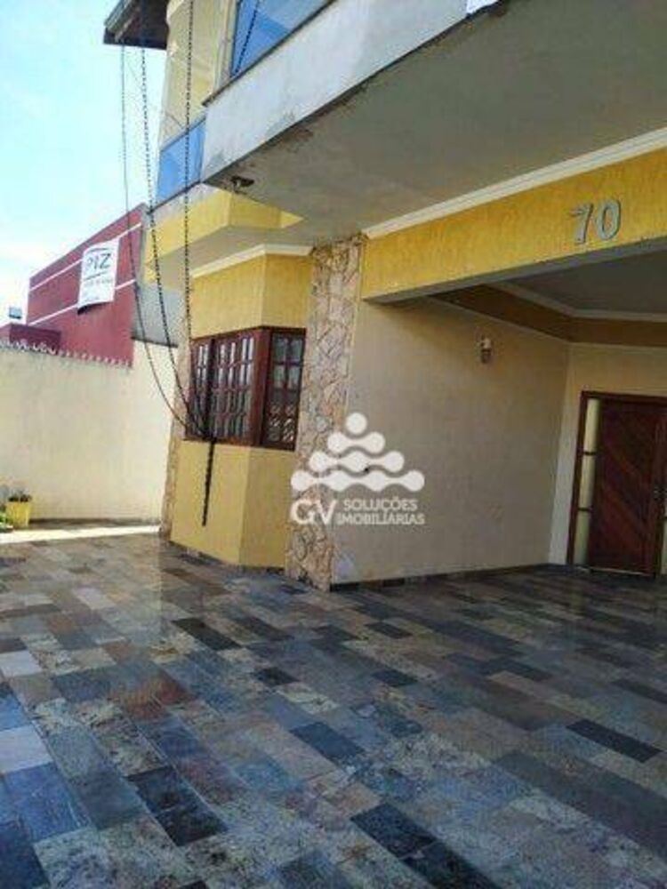 Casa à venda com 3 quartos, 220m² - Foto 2