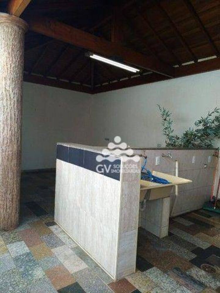 Casa à venda com 3 quartos, 220m² - Foto 13