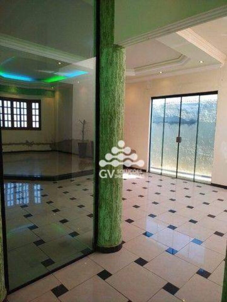 Casa à venda com 3 quartos, 220m² - Foto 5
