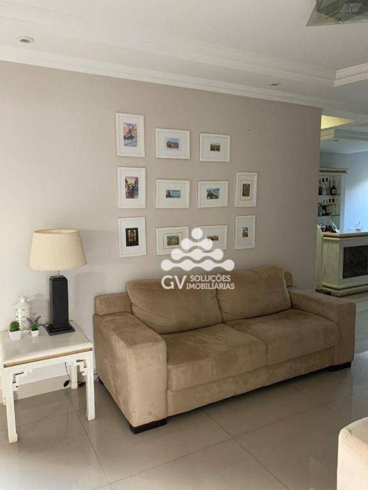 Sobrado à venda com 3 quartos, 450m² - Foto 1