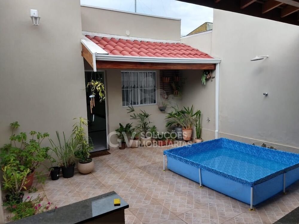 Casa à venda com 3 quartos, 140m² - Foto 2