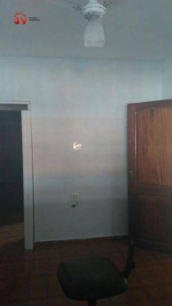 Casa à venda com 2 quartos, 80m² - Foto 1