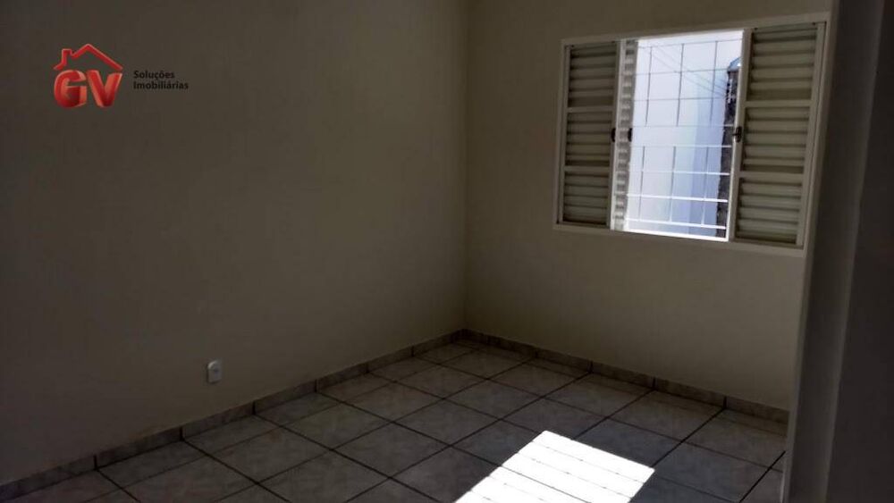 Casa para alugar com 2 quartos, 450m² - Foto 10