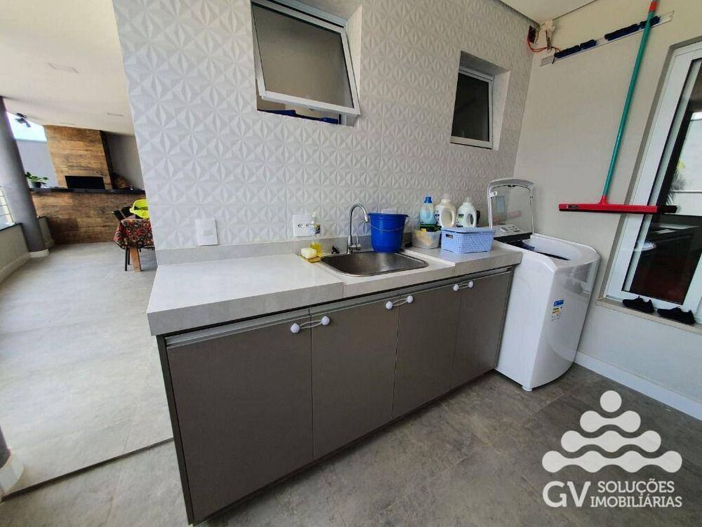 Casa, 3 quartos, 240 m² - Foto 3