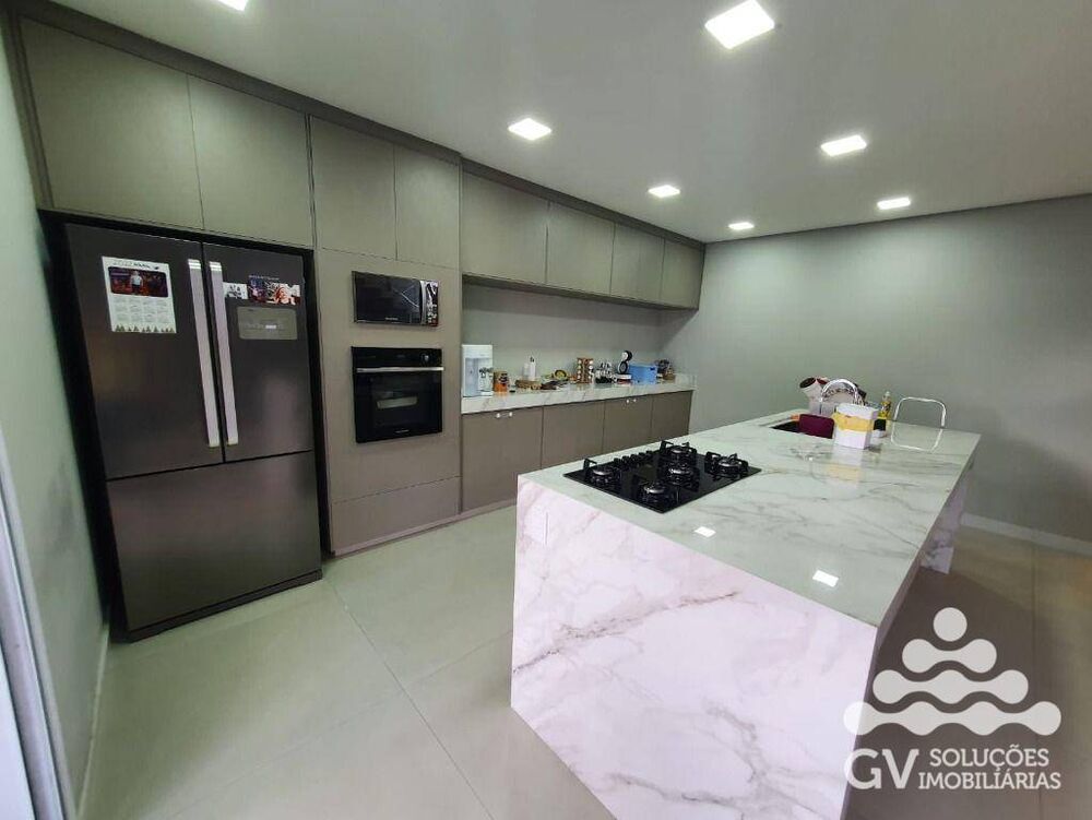 Casa, 3 quartos, 240 m² - Foto 2