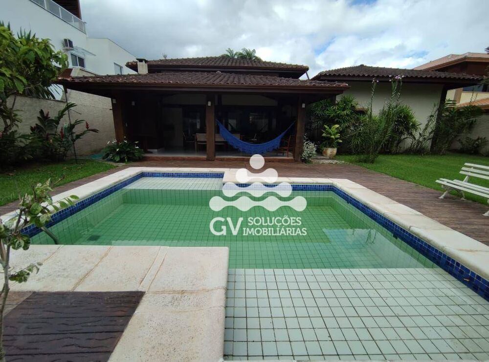 Casa de Condomínio à venda com 4 quartos, 245m² - Foto 2