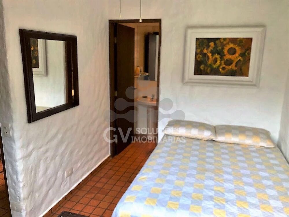 Casa de Condomínio para alugar com 4 quartos, 227m² - Foto 3