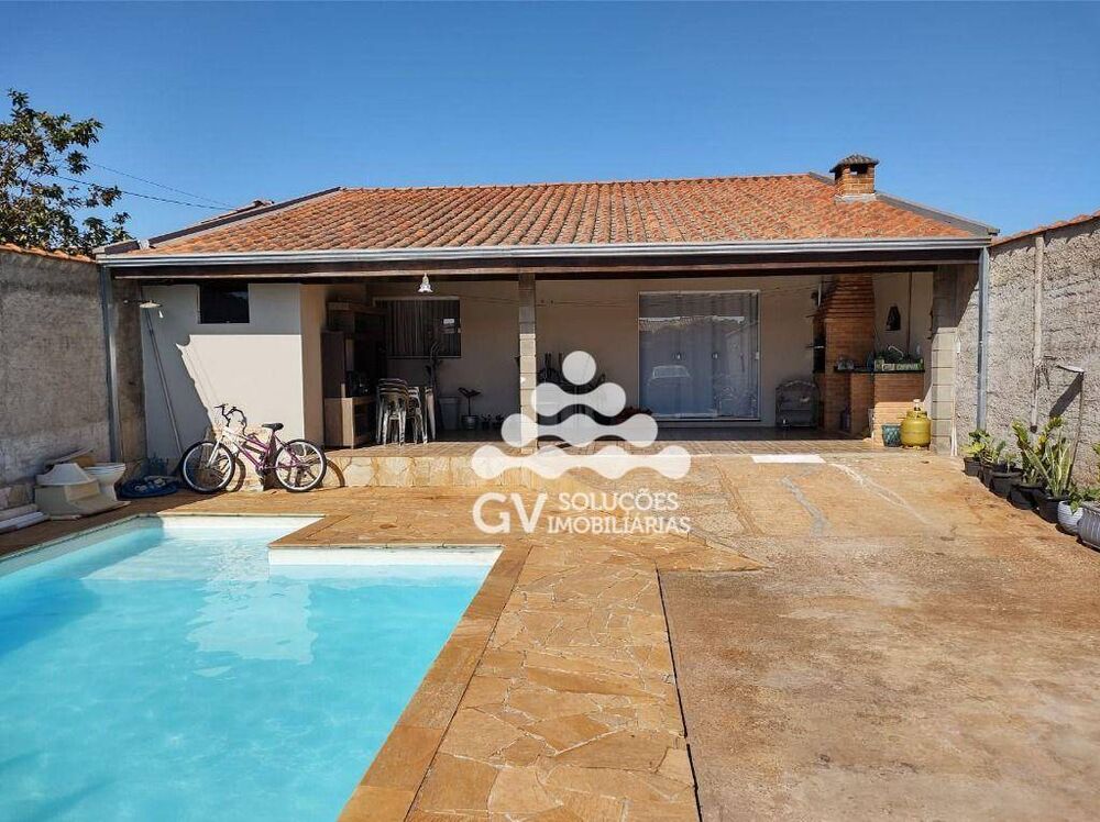 Casa à venda com 2 quartos, 120m² - Foto 1
