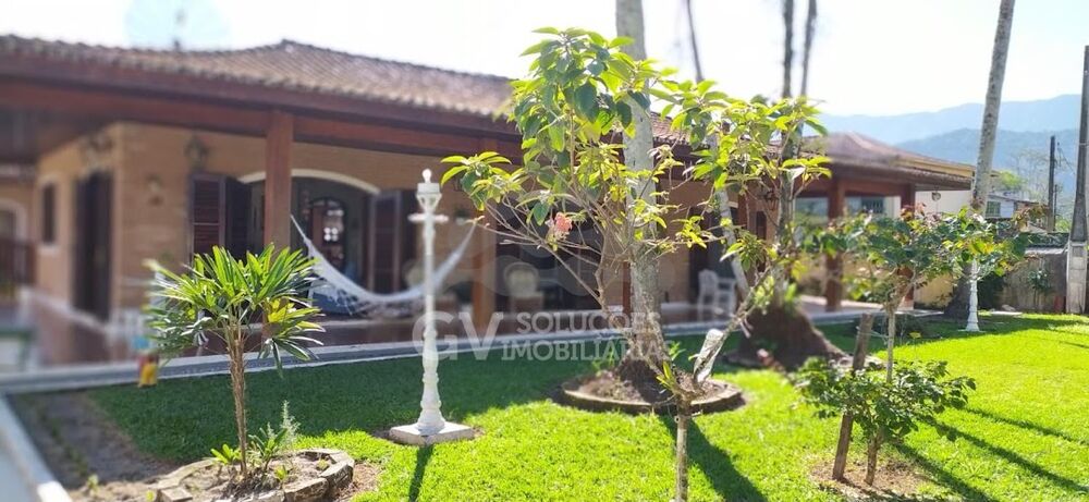 Casa, 4 quartos, 253 m² - Foto 2